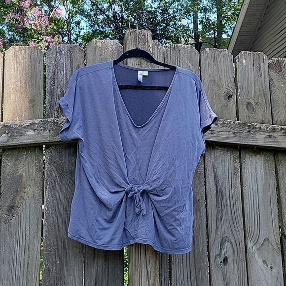 Front tie v neck tee - Picture 1 of 3